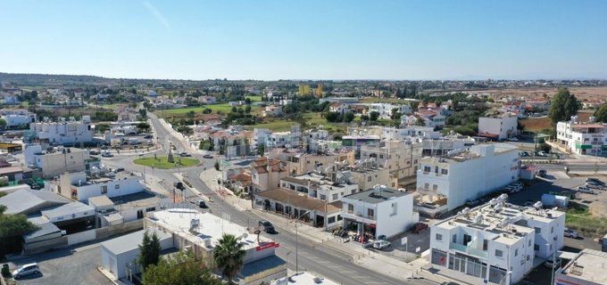 Gebäude mit gemischter Nutzung in Paralimni zu verkaufen