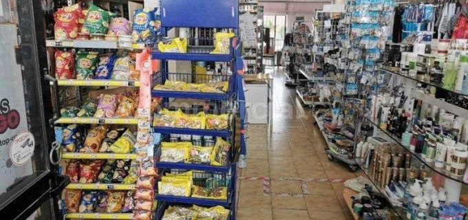 Retail shop for sale in Germasogeia