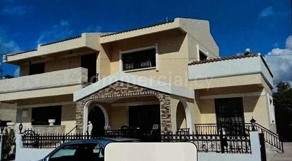 Mixed use building for sale in Larnaca