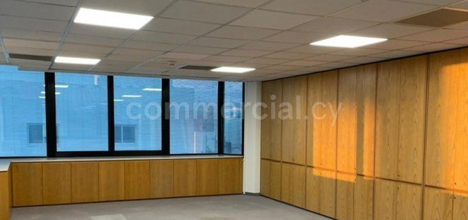Oficina para alquilar en Limassol