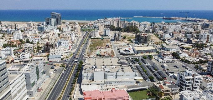 Bâtiment commercial à vendre à Larnaca