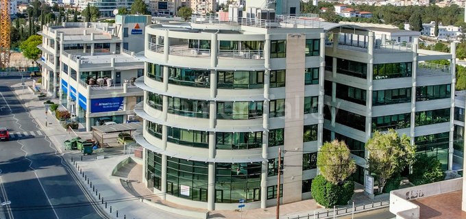 Edificio comercial a la venta en Nicosia