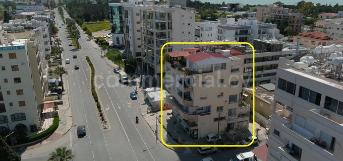 Kommerzielles Gebäude in Larnaca zu verkaufen