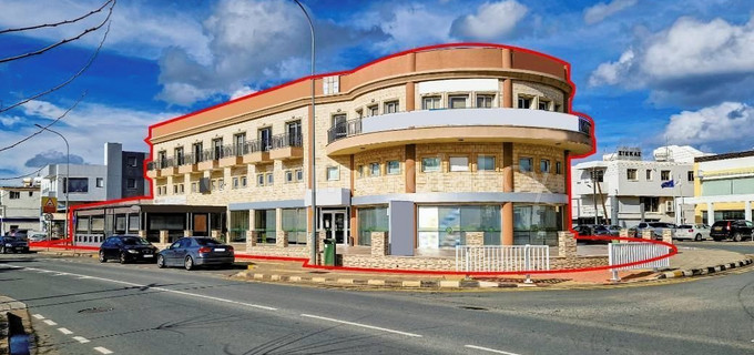 Commercial building for sale in Deryneia