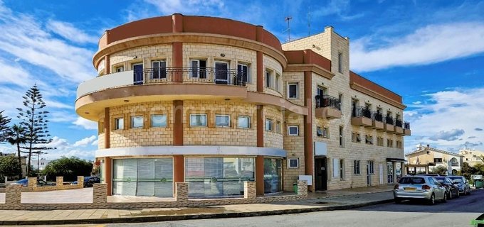 Kommerzielles Gebäude in Deryneia zu verkaufen