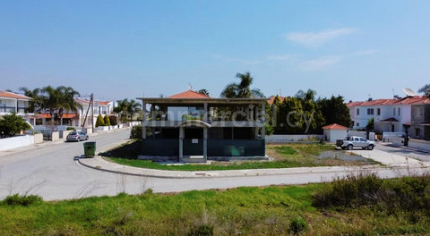 Commercial building for sale in Larnaca