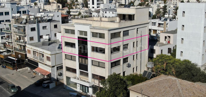 Kommerzielles Gebäude in Nicosia zu verkaufen