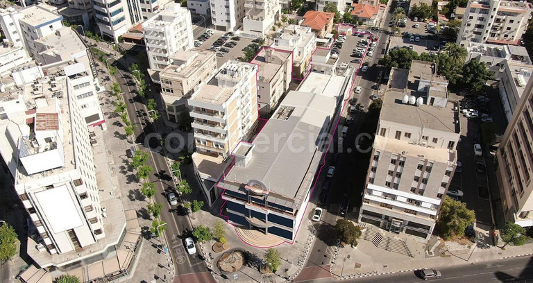 Edificio de uso mixto a la venta en Nicosia