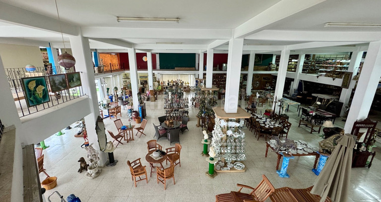 Showroom to rent in Limassol