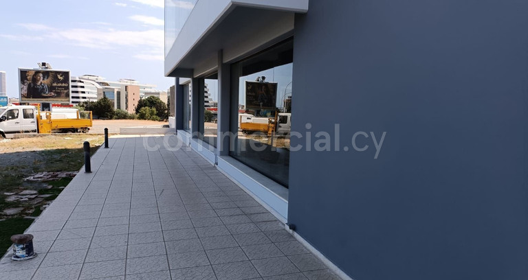 Showroom to rent in Limassol