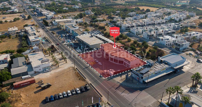 Bâtiment commercial à vendre à Paphos
