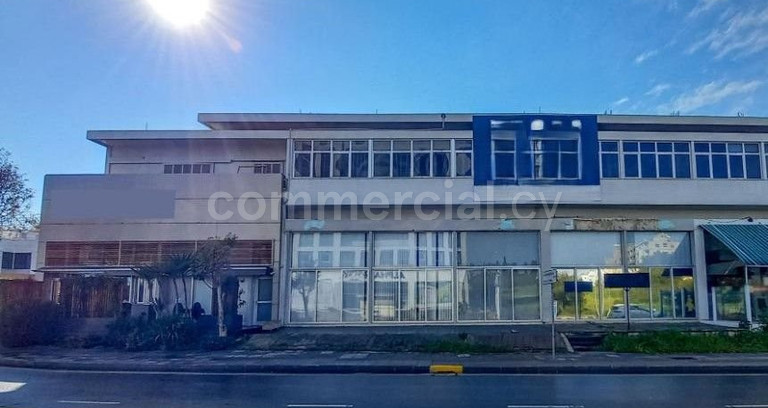 Edificio de uso mixto a la venta en Nicosia