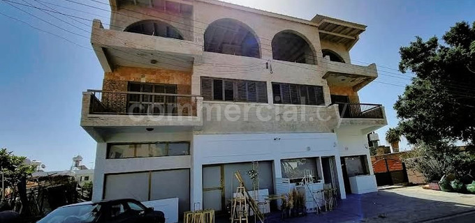 Bâtiment à usage mixte à vendre à Paphos