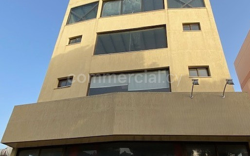 Edificio comercial a la venta en Nicosia