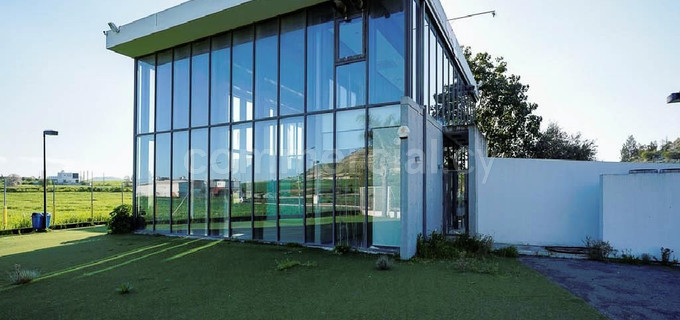 Bâtiment commercial à louer à Nicosie