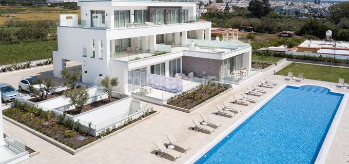 Жилое здание на продажу в Айя Напа