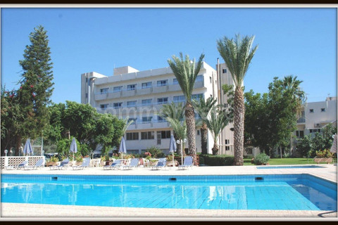 Отель на продажу в Пафос