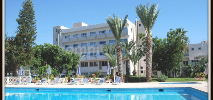 Отель на продажу в Пафос