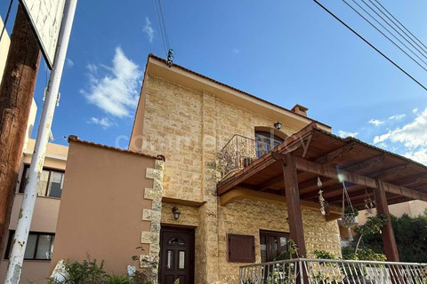 Bostadshus till salu i Larnaca