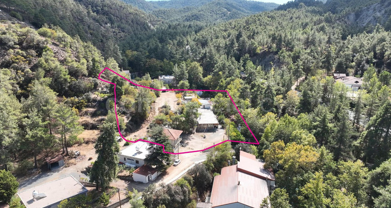 Mixed use building for sale in Nicosia