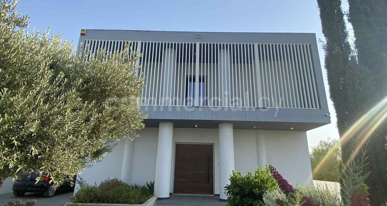 Edificio de uso mixto a la venta en Nicosia