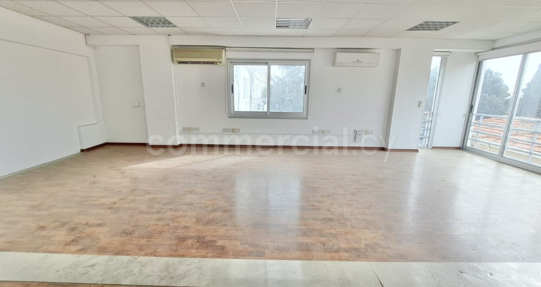 Oficina para alquilar en Limassol