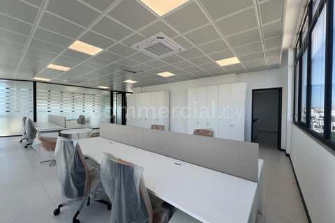 Oficina para alquilar en Limassol