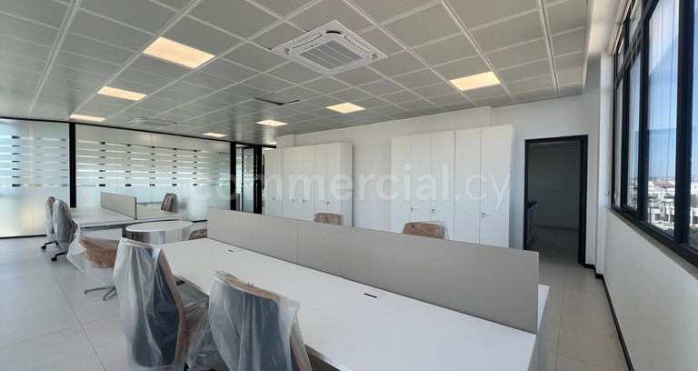 Oficina para alquilar en Limassol