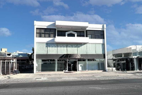 Showroom to rent in Limassol