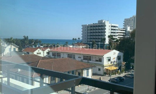 Commercial building to rent in Larnaca