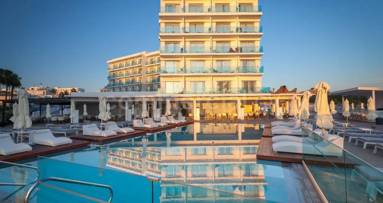 Hotel for sale in Paralimni