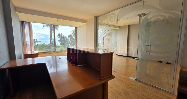 Oficina para alquilar en Limassol