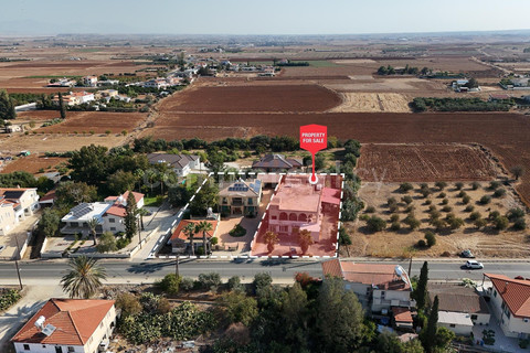 Mixed use building for sale in Nicosia