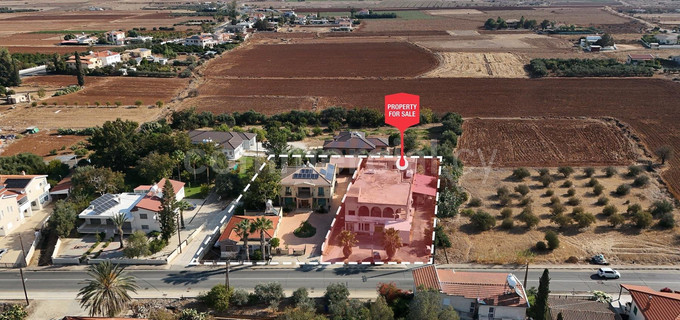 Budynek o mieszanym przeznaczeniu na sprzedaż w Nicosia