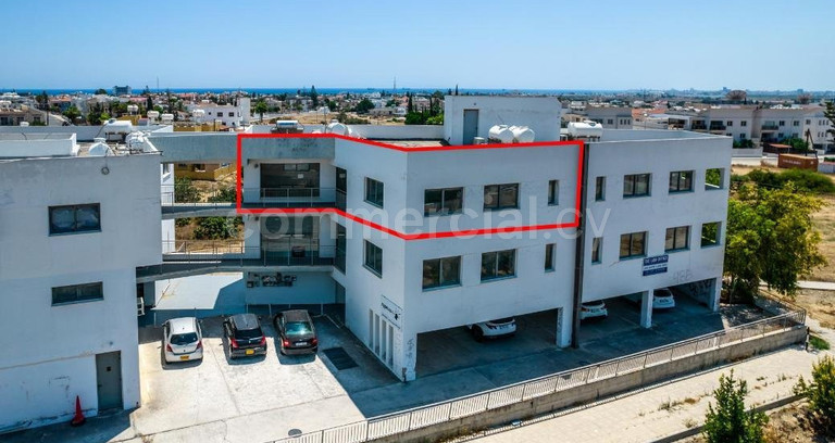 Biuro na sprzedaż w Larnaca