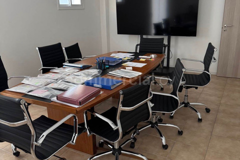 Biuro do wynajęcia w Larnaca