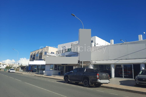 Mixed use building for sale in Paralimni