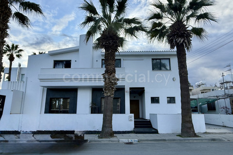 Commercial building to rent in Larnaca