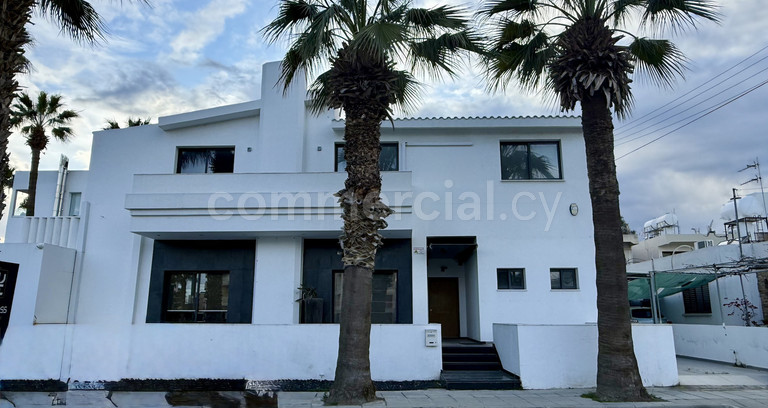 Commercial building to rent in Larnaca