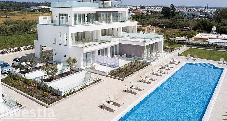 Mixed use building for sale in Ayia Napa