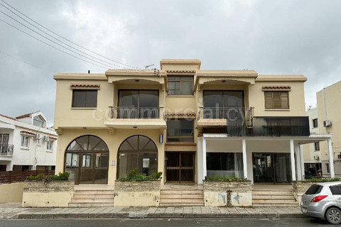 Mixed use building for sale in Larnaca