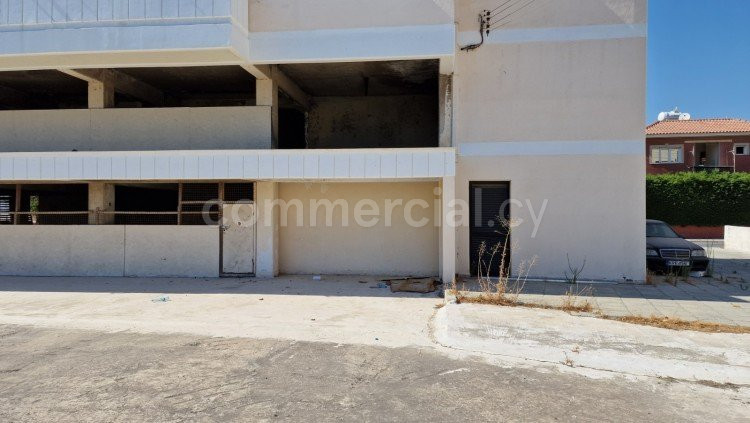 Mixed use building to rent in Limassol