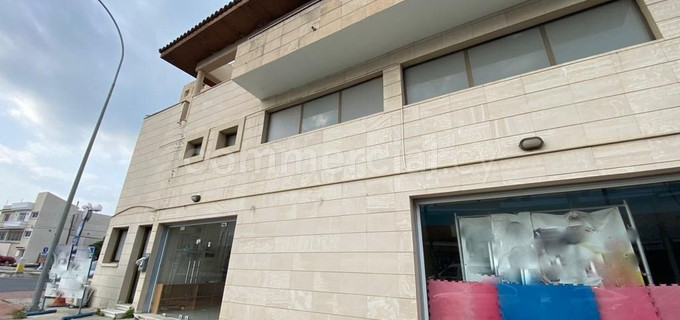 Kommersiell byggnad till salu i Larnaca