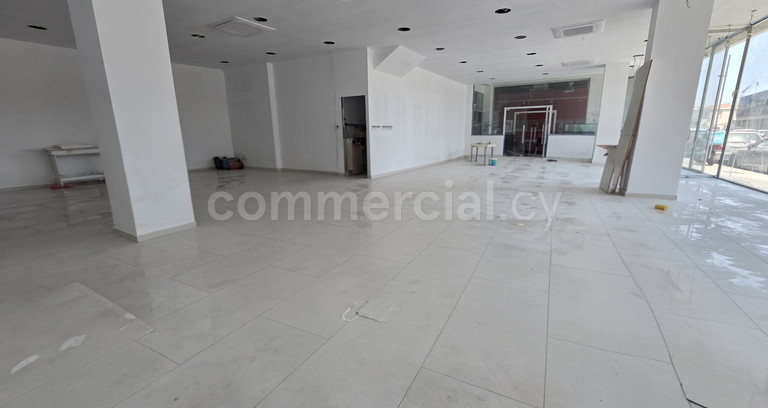 Showroom to rent in Limassol