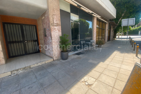 Mixed use building to rent in Nicosia