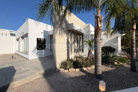 Office to rent in Larnaca