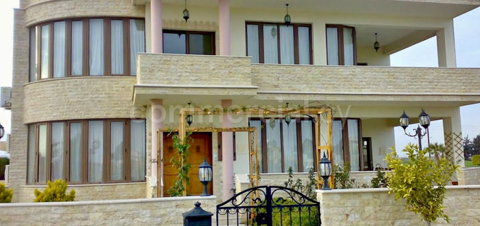 Bostadshus till salu i Larnaca