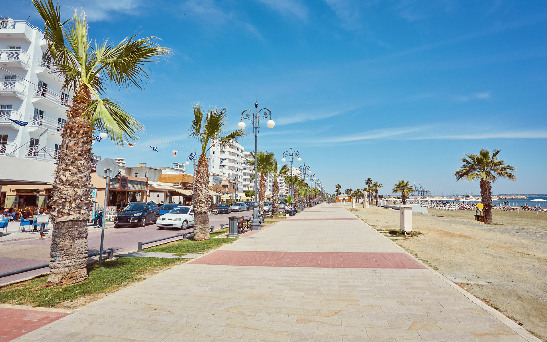 Larnaca municipality enhances Finikoudes beachfront walkway