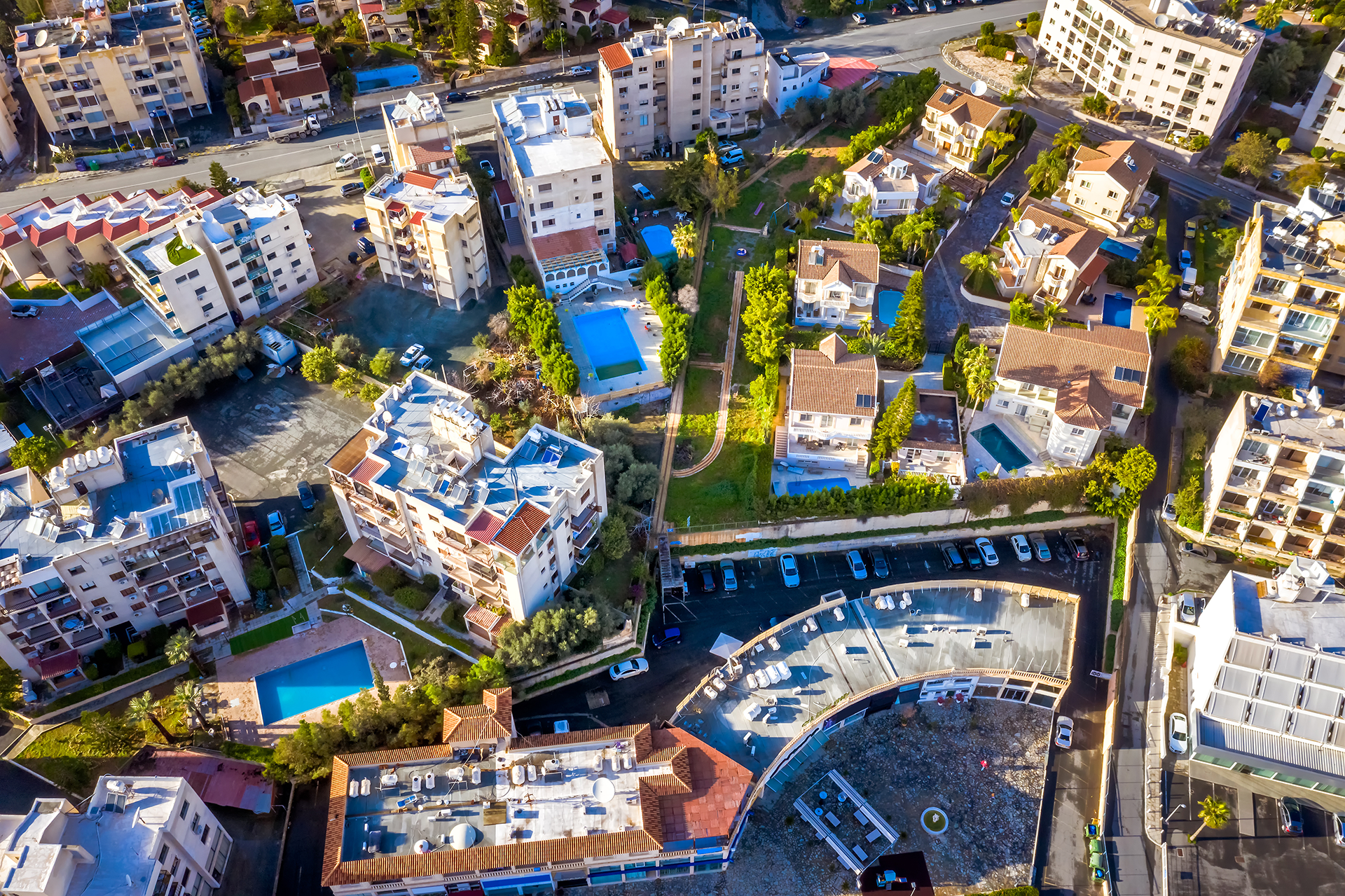 Θετικές προοπτικές για τα κυπριακά ακίνητα καθώς οι τιμές αυξάνονται και πάλι