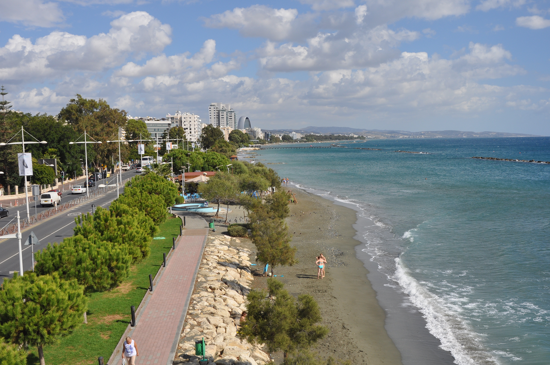 Limassol hosts major coastal cleanup effort